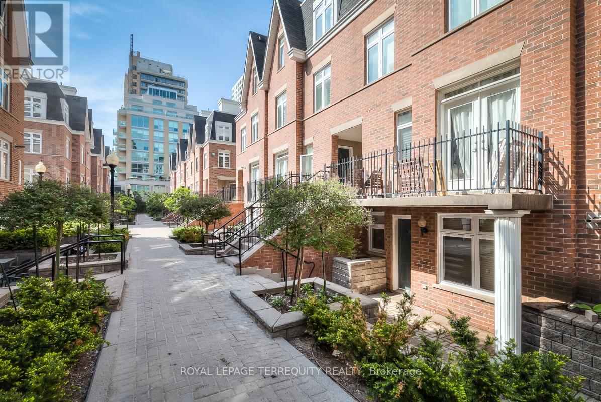 19 - 87 LILLIAN STREET, Toronto, Ontario