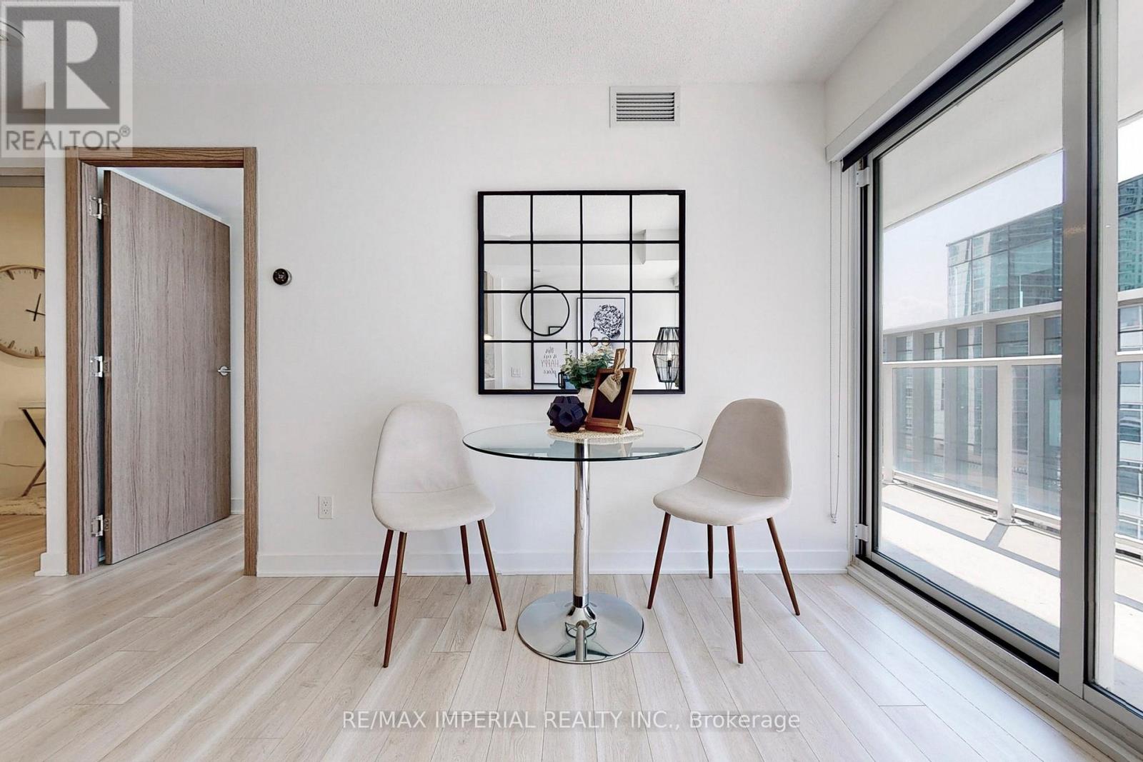 1001 - 17 Bathurst Street, Toronto, Ontario  M5V 0N1 - Photo 17 - C12779146