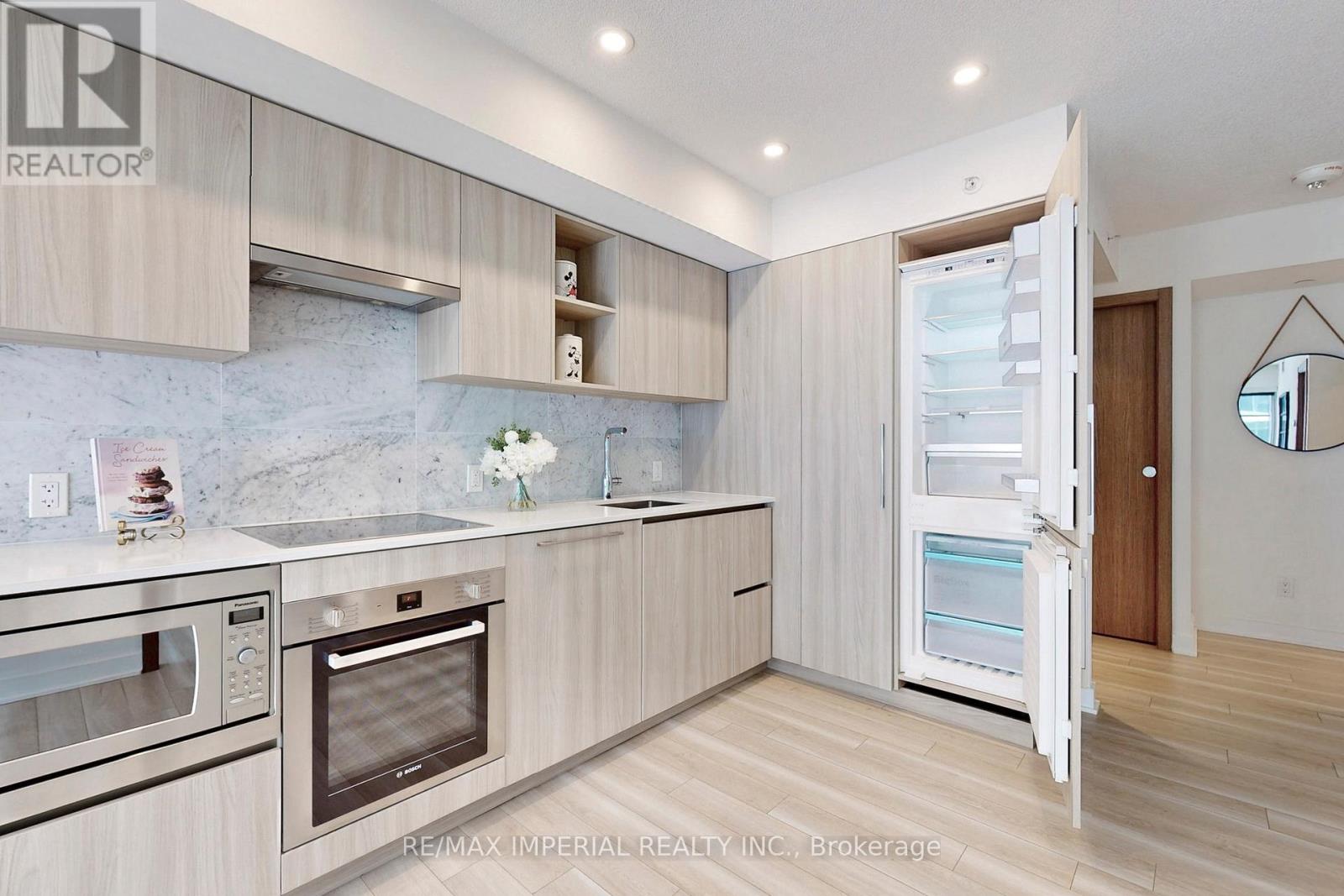 1001 - 17 Bathurst Street, Toronto, Ontario  M5V 0N1 - Photo 18 - C12779146