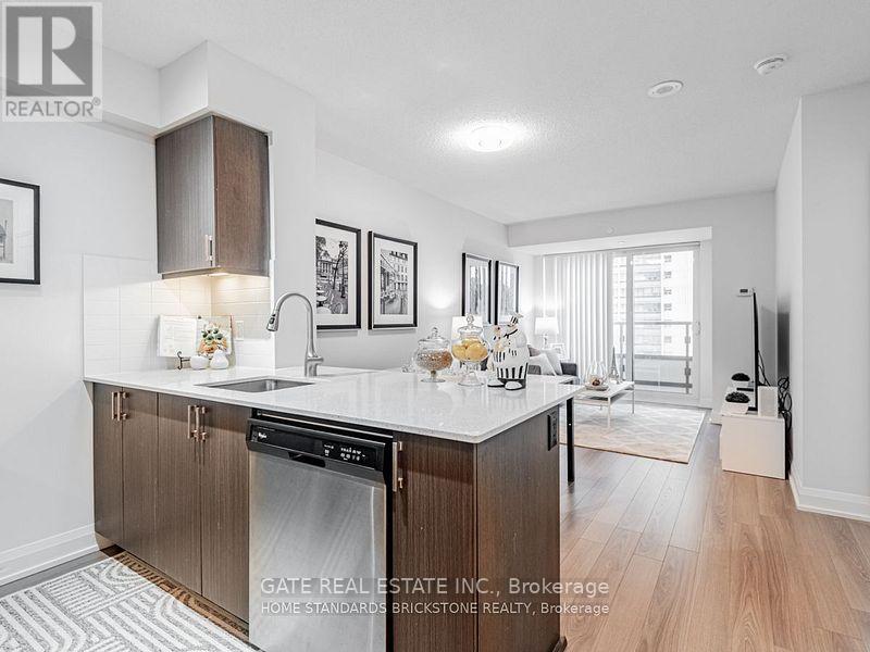 808 - 18 Graydon Hall Drive, Toronto, Ontario  M3A 0A4 - Photo 3 - C12779164