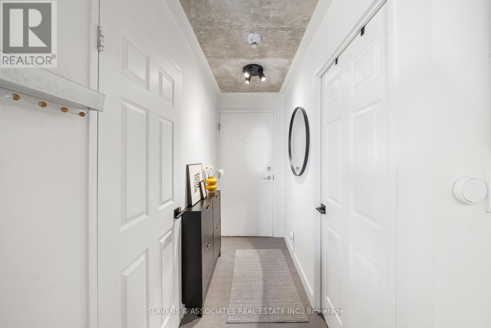 1402 - 1369 Bloor Street W, Toronto, Ontario  M6P 4J4 - Photo 2 - C12779172