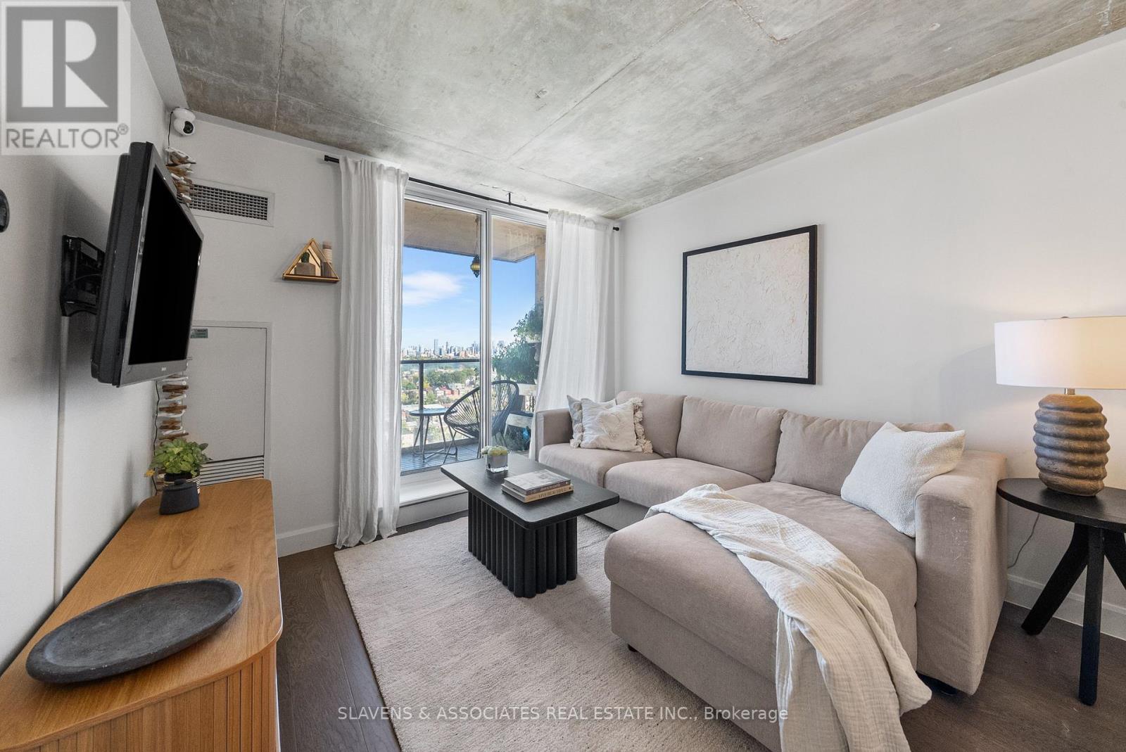 1402 - 1369 Bloor Street W, Toronto, Ontario  M6P 4J4 - Photo 6 - C12779172