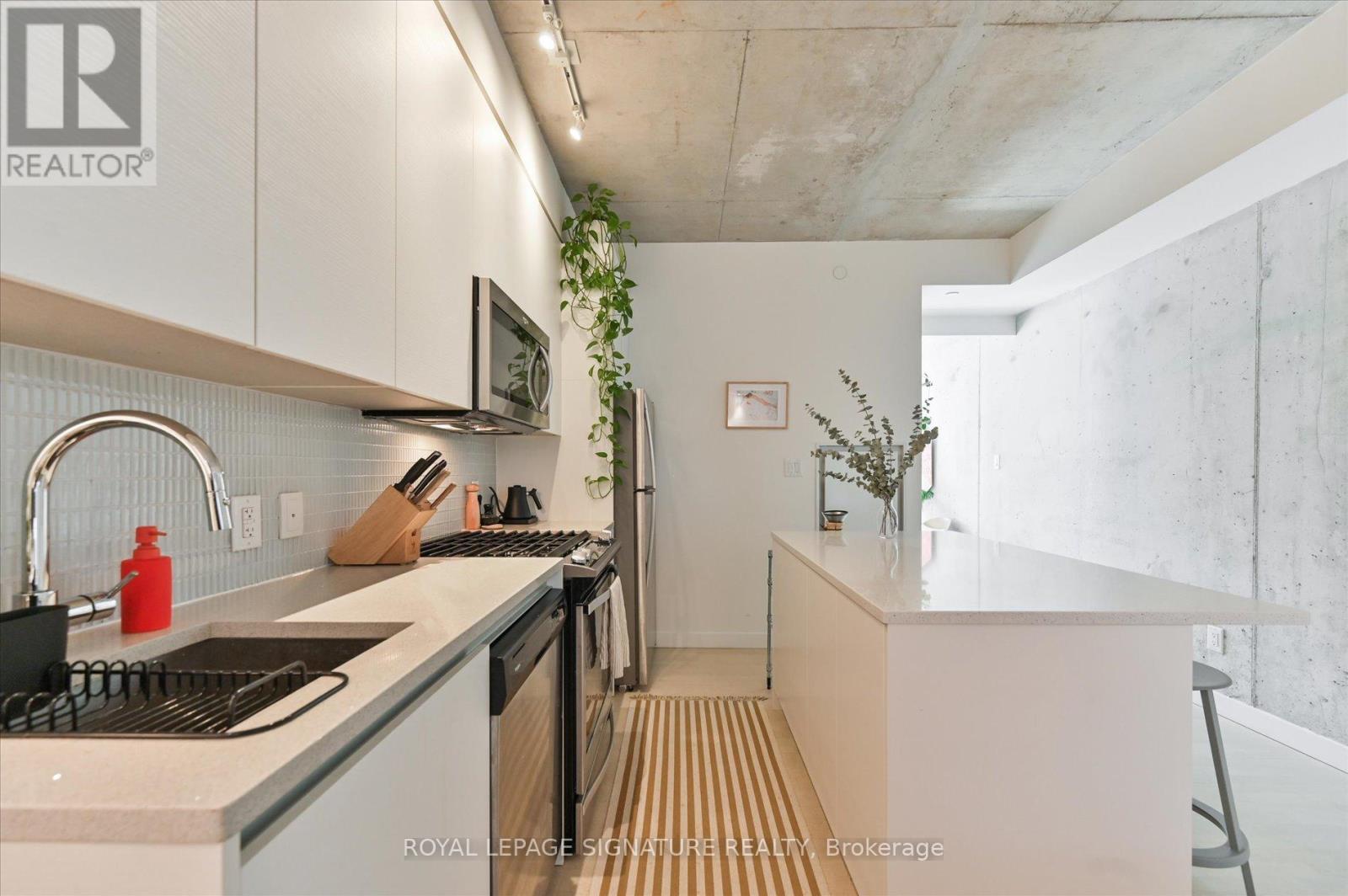 207 - 246 Logan Avenue, Toronto, Ontario  M4M 0E9 - Photo 16 - E12778904