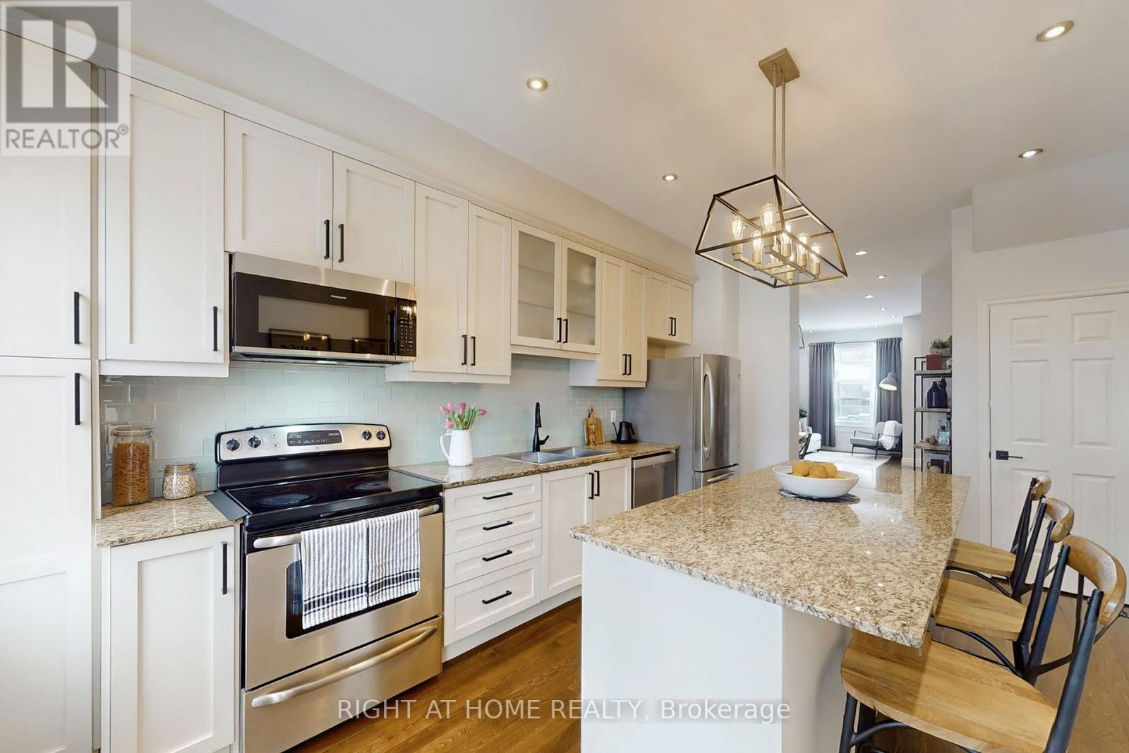 113 Logan Avenue, Toronto, Ontario  M4M 2M9 - Photo 12 - E12779032