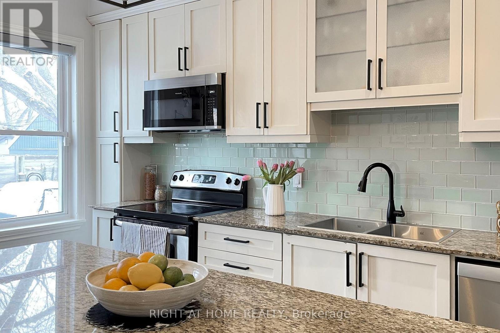 113 Logan Avenue, Toronto, Ontario  M4M 2M9 - Photo 13 - E12779032