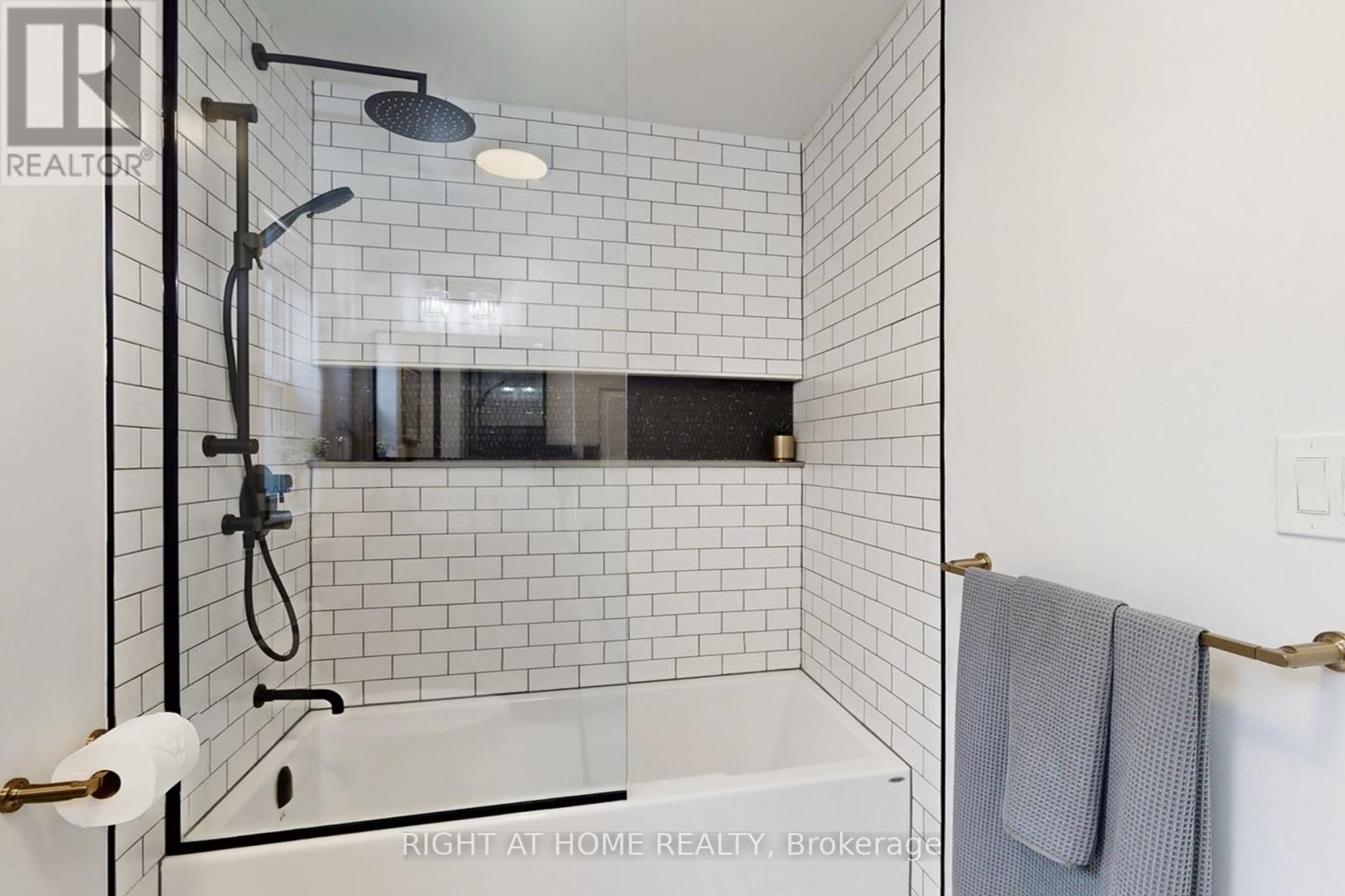 113 Logan Avenue, Toronto, Ontario  M4M 2M9 - Photo 22 - E12779032