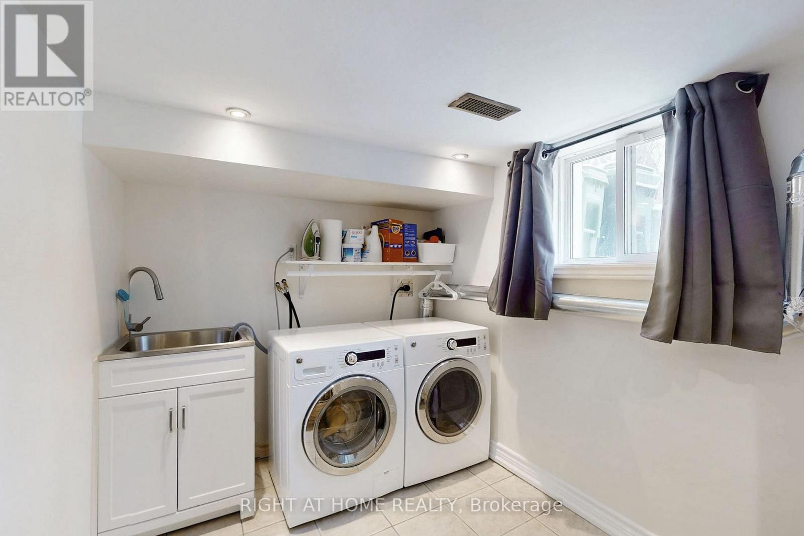 113 Logan Avenue, Toronto, Ontario  M4M 2M9 - Photo 27 - E12779032