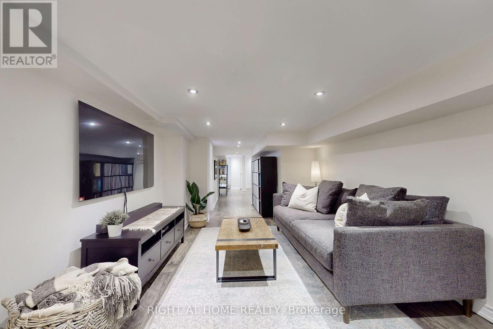 113 Logan Avenue, Toronto, Ontario  M4M 2M9 - Photo 30 - E12779032