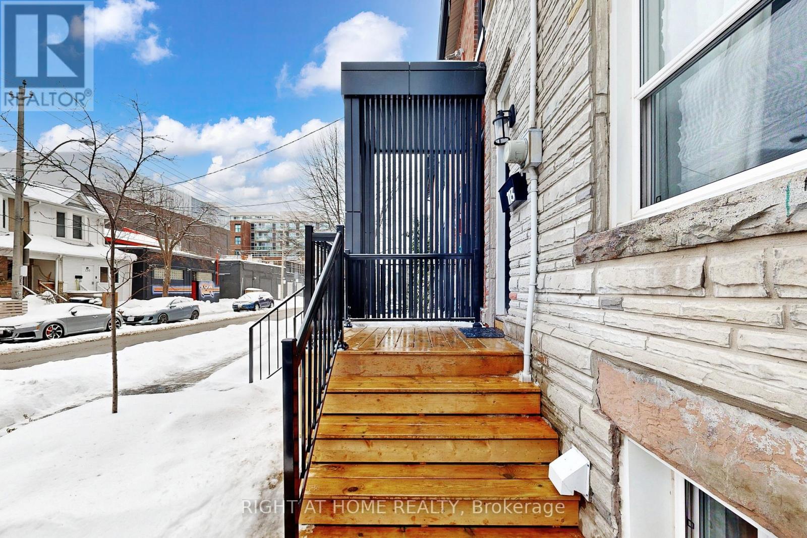 113 Logan Avenue, Toronto, Ontario  M4M 2M9 - Photo 4 - E12779032
