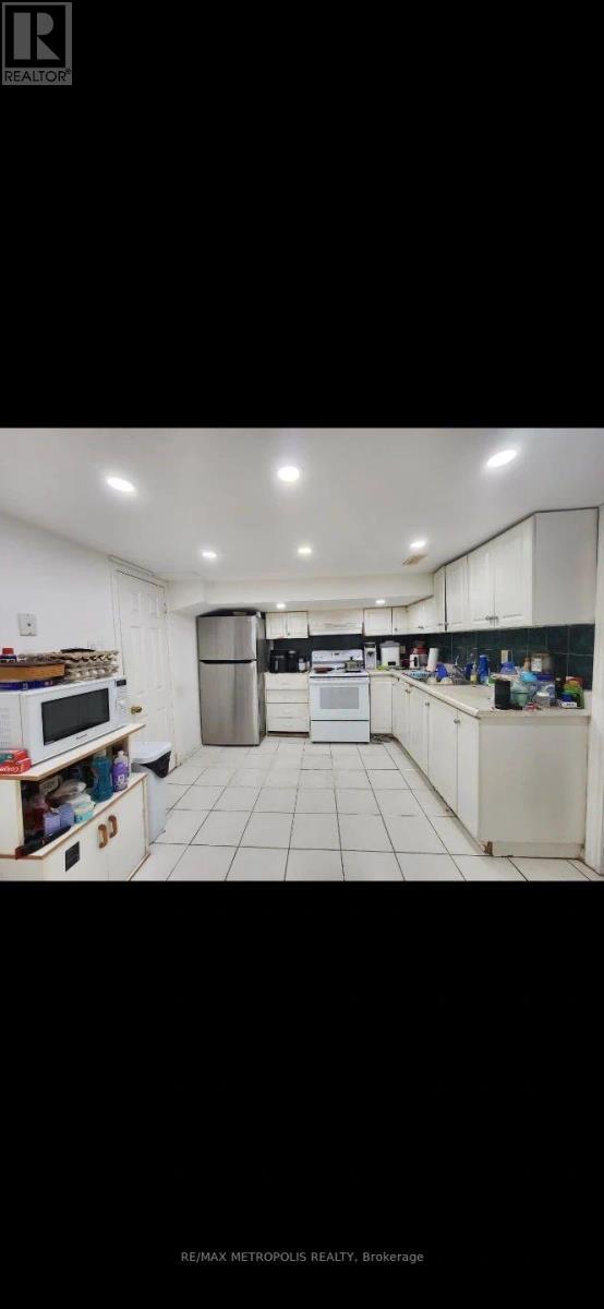 Bsmt - 3244 Lawrence Avenue E, Toronto, Ontario  M1H 1A4 - Photo 2 - E12779046