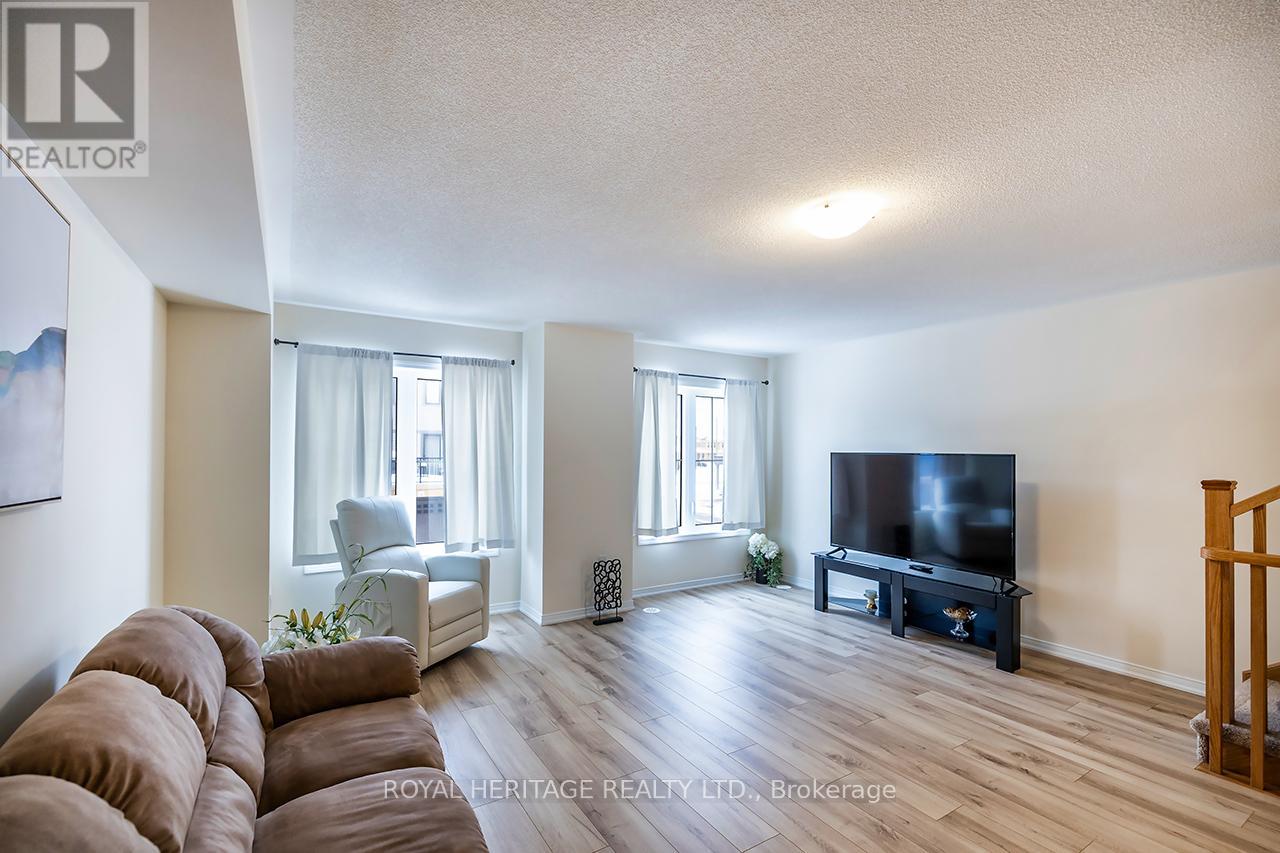 5 Loana Lane, Clarington (Bowmanville), Ontario  L1C 7G9 - Photo 10 - E12779070