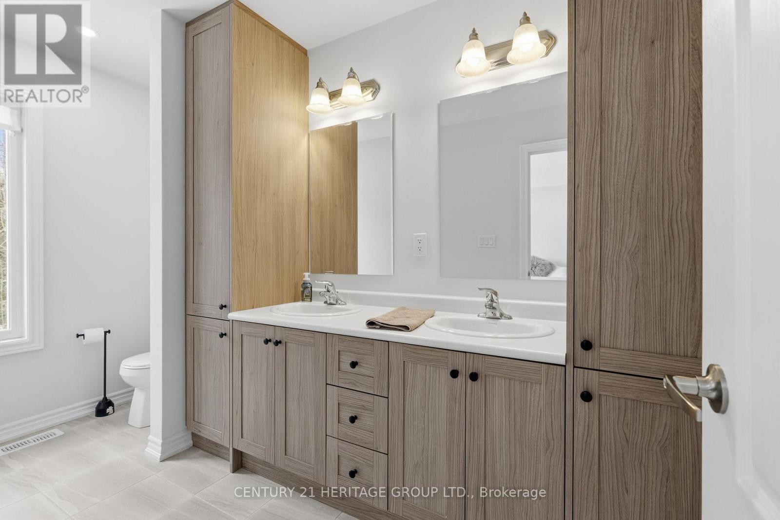 8 Scotia Road, Georgina, Ontario  L0E 1R0 - Photo 15 - N12771530