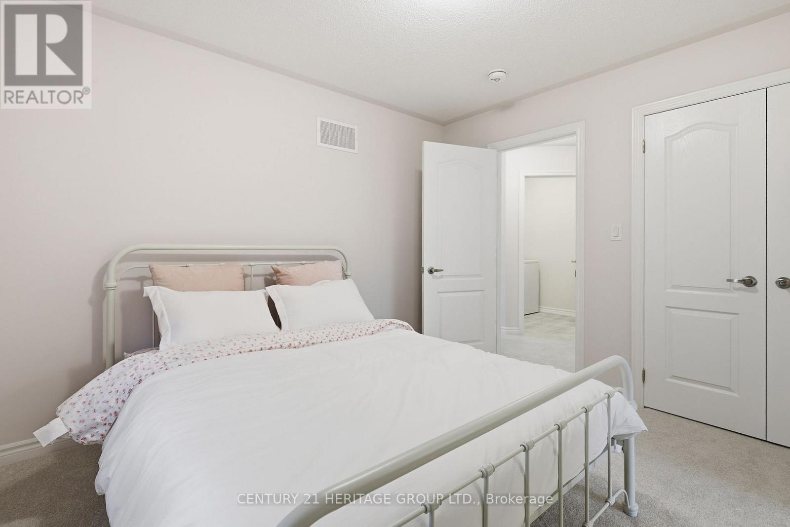 8 Scotia Road, Georgina, Ontario  L0E 1R0 - Photo 19 - N12771530