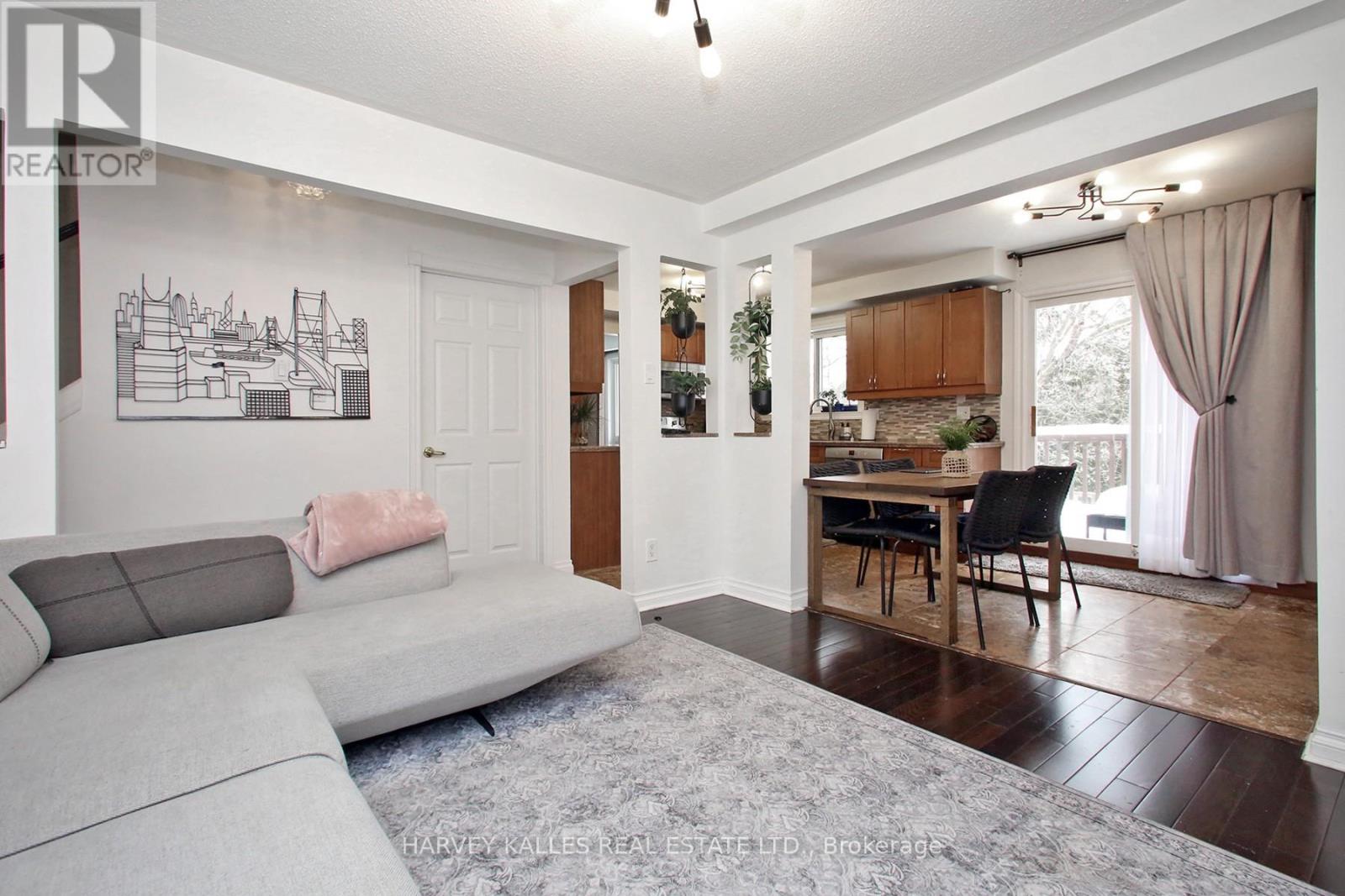 161 Romfield Circuit, Markham, Ontario  L3T 3H7 - Photo 11 - N12778892