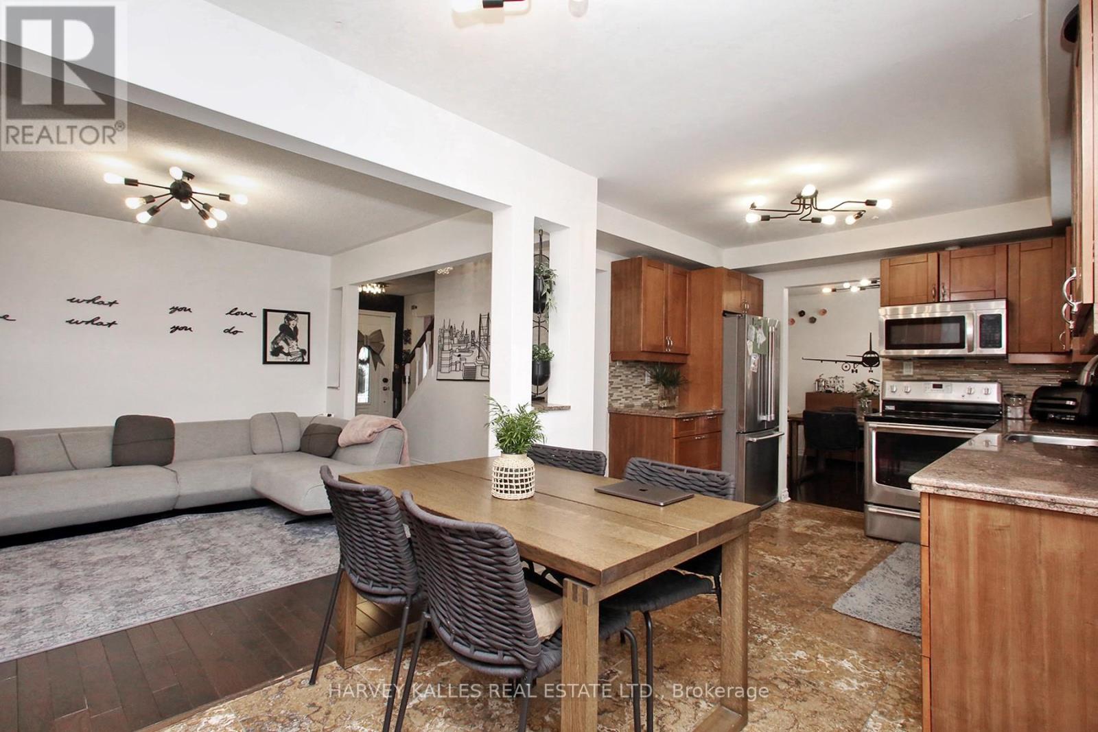 161 Romfield Circuit, Markham, Ontario  L3T 3H7 - Photo 12 - N12778892