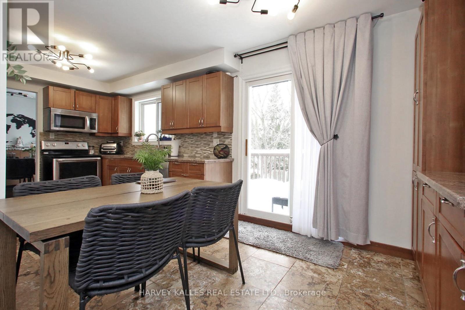 161 Romfield Circuit, Markham, Ontario  L3T 3H7 - Photo 17 - N12778892