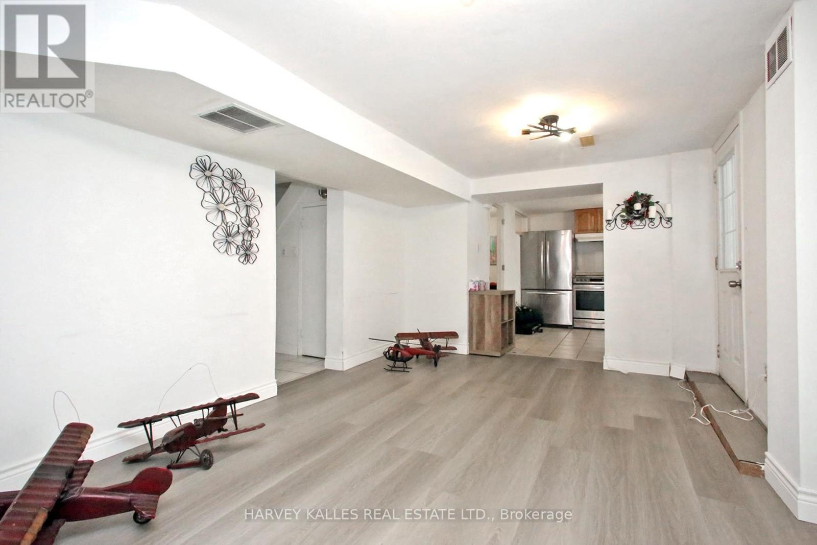 161 Romfield Circuit, Markham, Ontario  L3T 3H7 - Photo 24 - N12778892