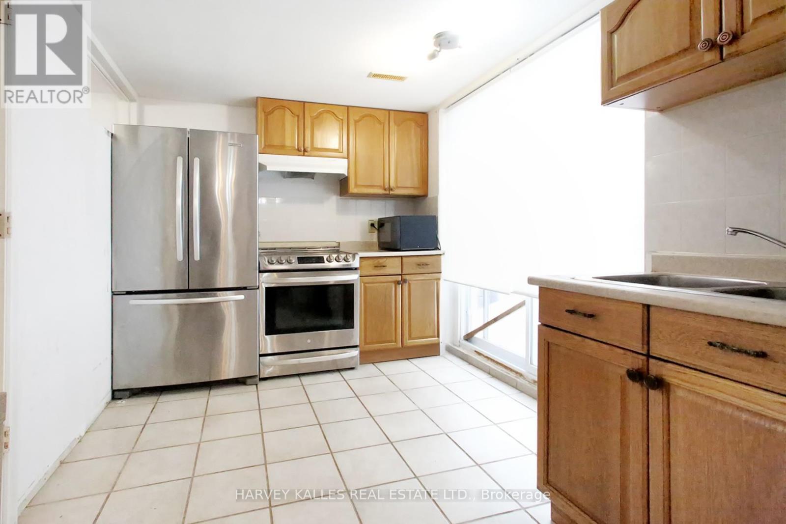 161 Romfield Circuit, Markham, Ontario  L3T 3H7 - Photo 25 - N12778892