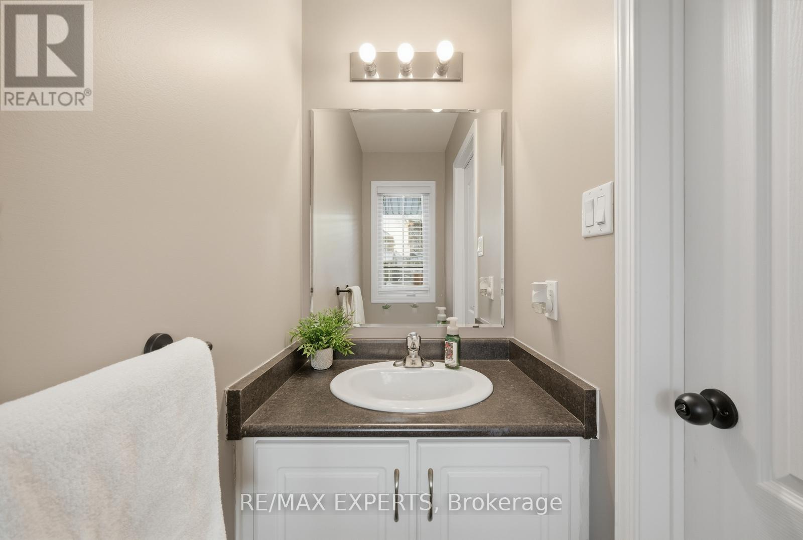 43 Carter Street, Bradford West Gwillimbury, Ontario  L3Z 0C1 - Photo 17 - N12778922