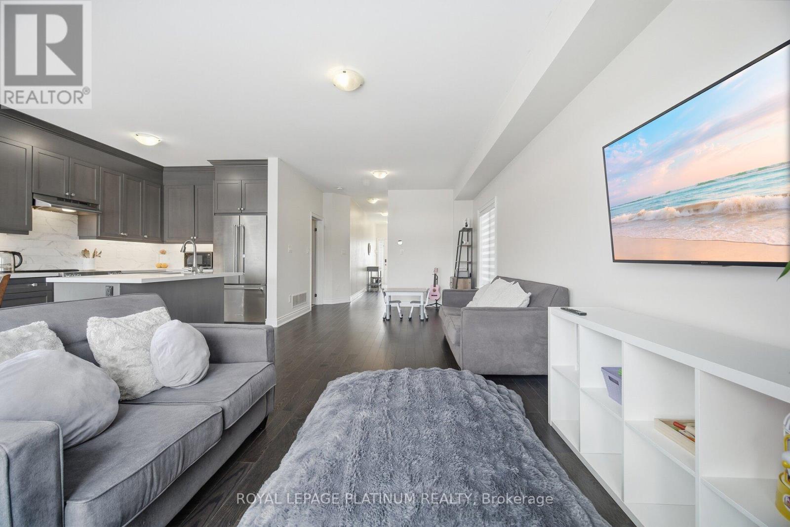 202 Sutherland Avenue, Bradford West Gwillimbury, Ontario  L3Z 4H7 - Photo 14 - N12778926