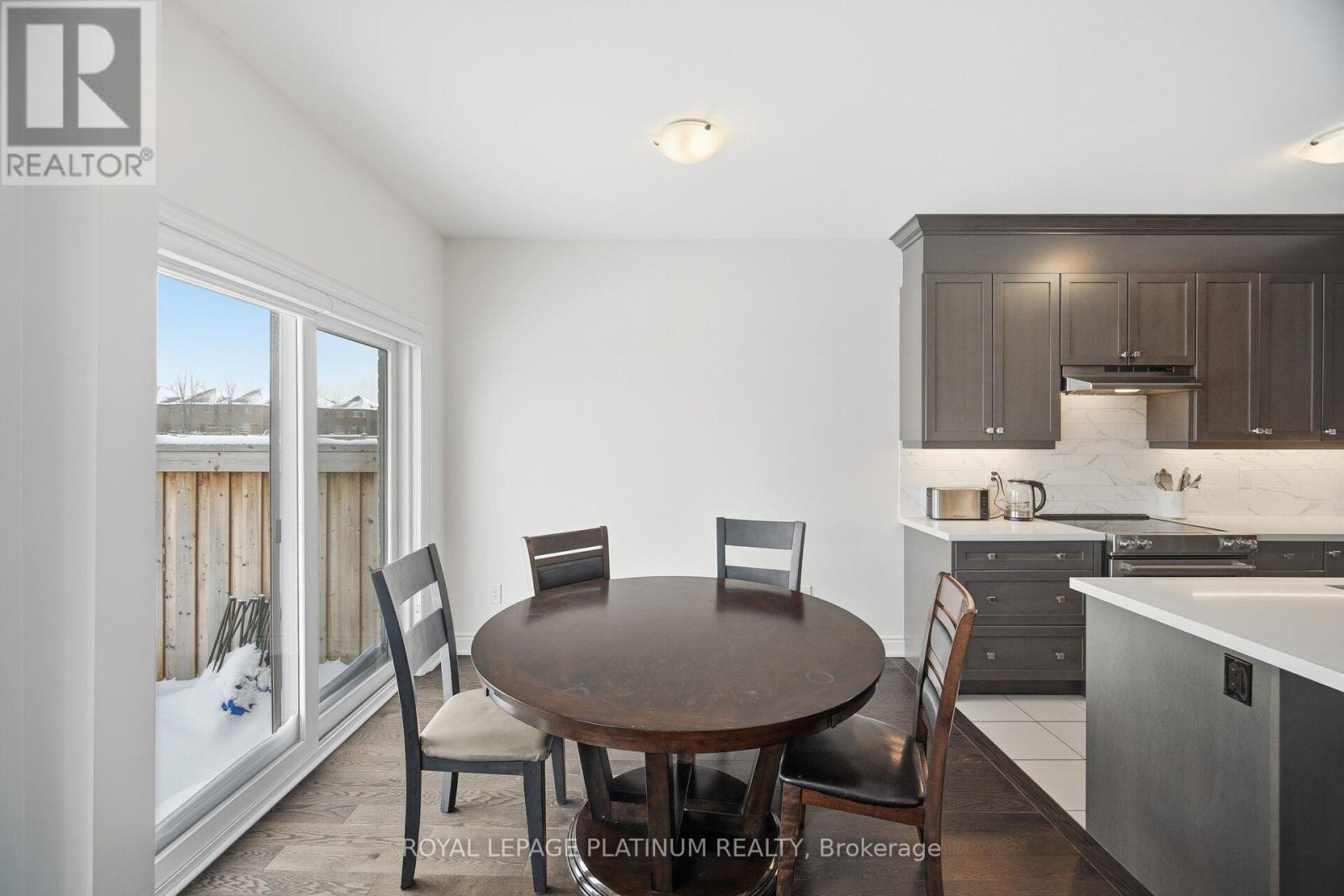 202 Sutherland Avenue, Bradford West Gwillimbury, Ontario  L3Z 4H7 - Photo 15 - N12778926