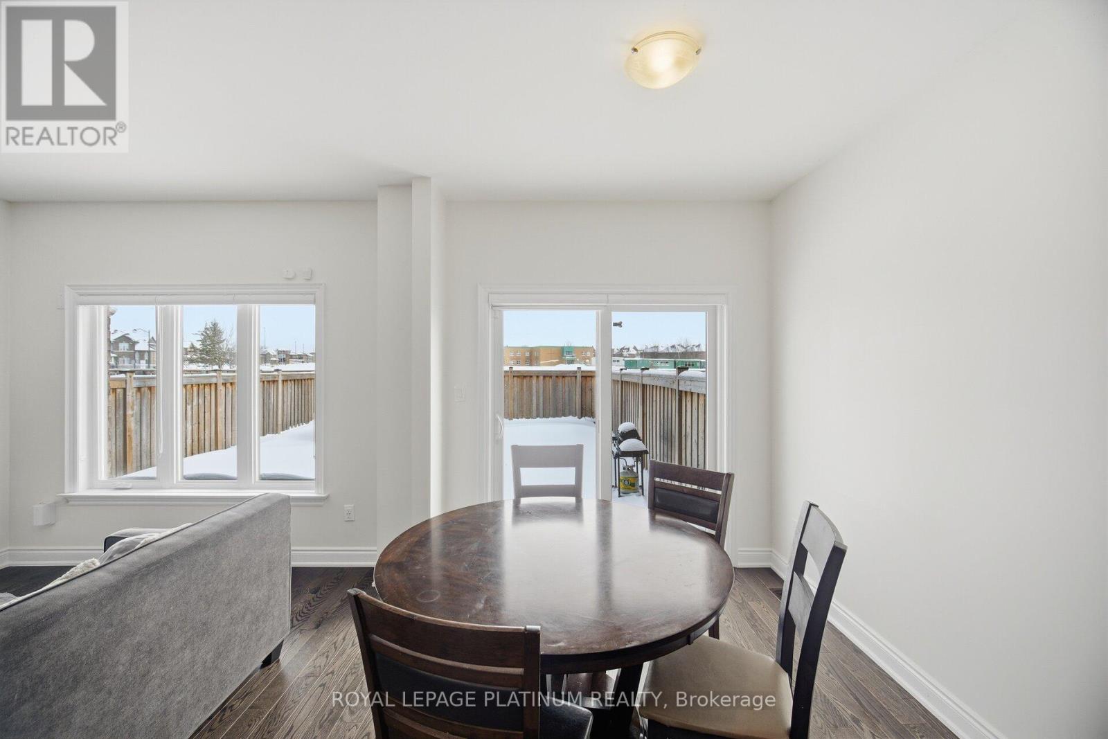 202 Sutherland Avenue, Bradford West Gwillimbury, Ontario  L3Z 4H7 - Photo 16 - N12778926