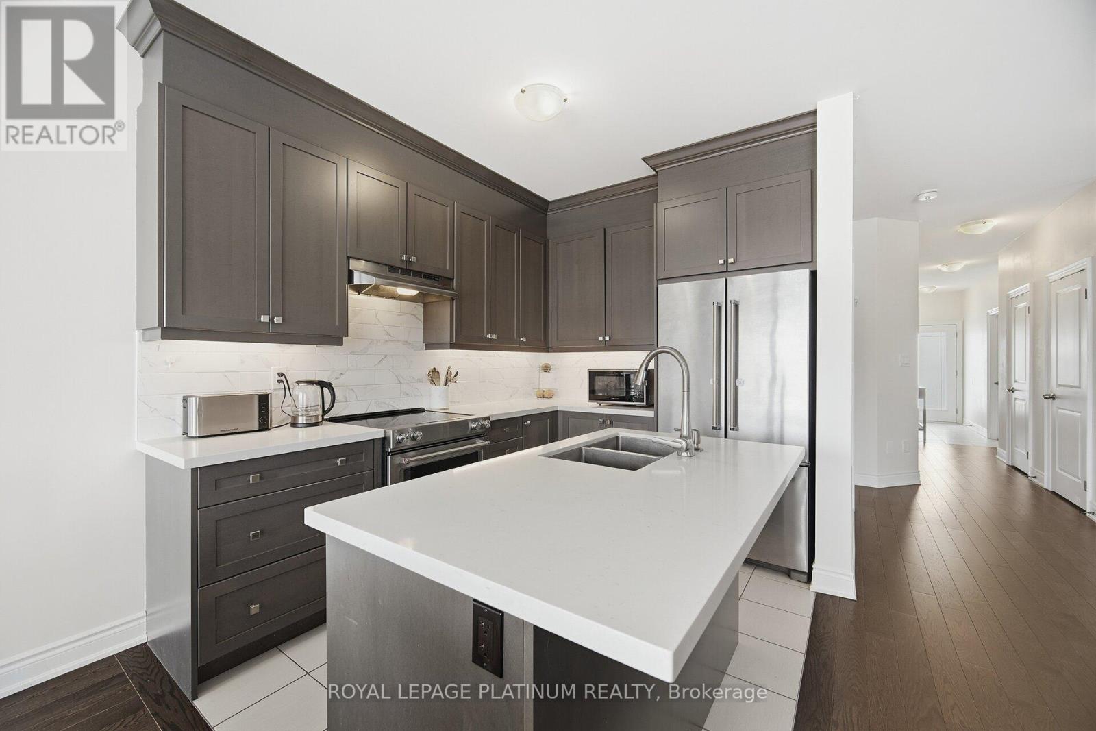 202 Sutherland Avenue, Bradford West Gwillimbury, Ontario  L3Z 4H7 - Photo 19 - N12778926