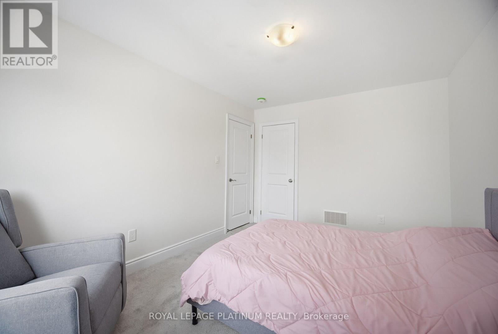 202 Sutherland Avenue, Bradford West Gwillimbury, Ontario  L3Z 4H7 - Photo 35 - N12778926