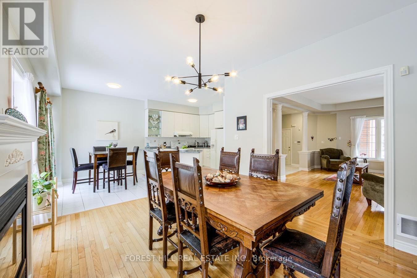 38 Thornbush Court, Richmond Hill, Ontario  L4S 1Z7 - Photo 11 - N12779140