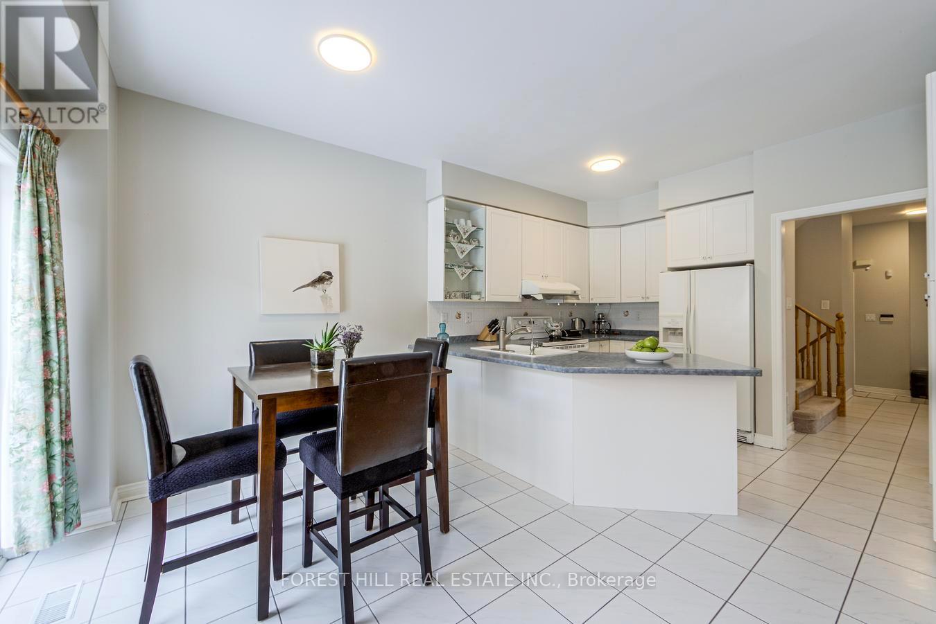 38 Thornbush Court, Richmond Hill, Ontario  L4S 1Z7 - Photo 12 - N12779140