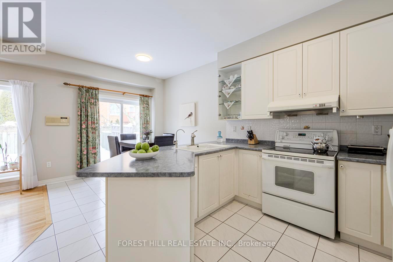 38 Thornbush Court, Richmond Hill, Ontario  L4S 1Z7 - Photo 17 - N12779140