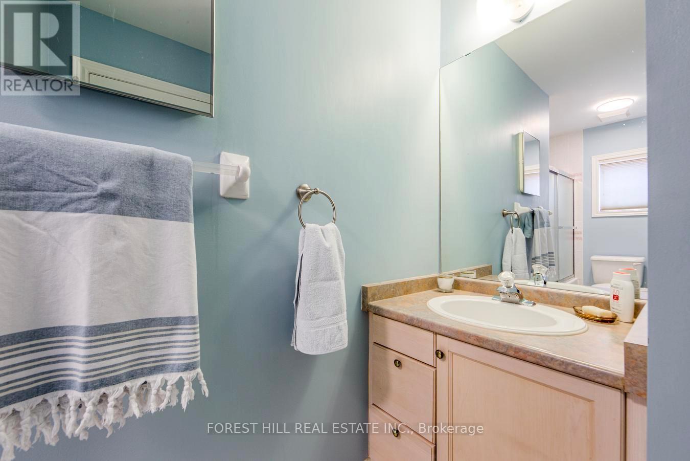 38 Thornbush Court, Richmond Hill, Ontario  L4S 1Z7 - Photo 33 - N12779140