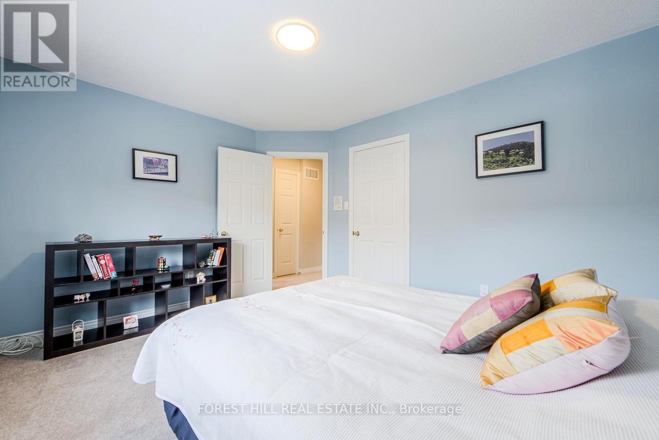 38 Thornbush Court, Richmond Hill, Ontario  L4S 1Z7 - Photo 37 - N12779140