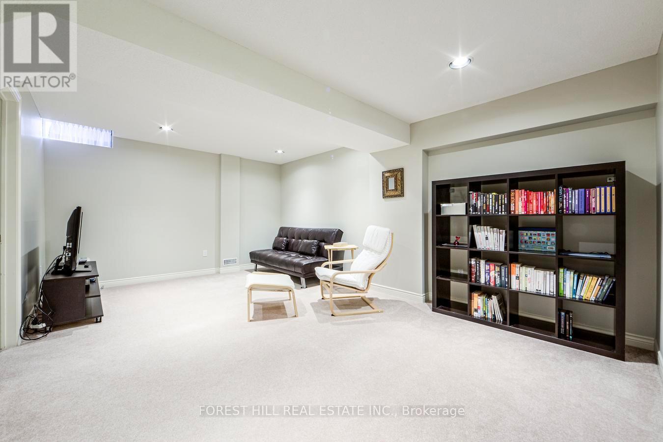 38 Thornbush Court, Richmond Hill, Ontario  L4S 1Z7 - Photo 39 - N12779140