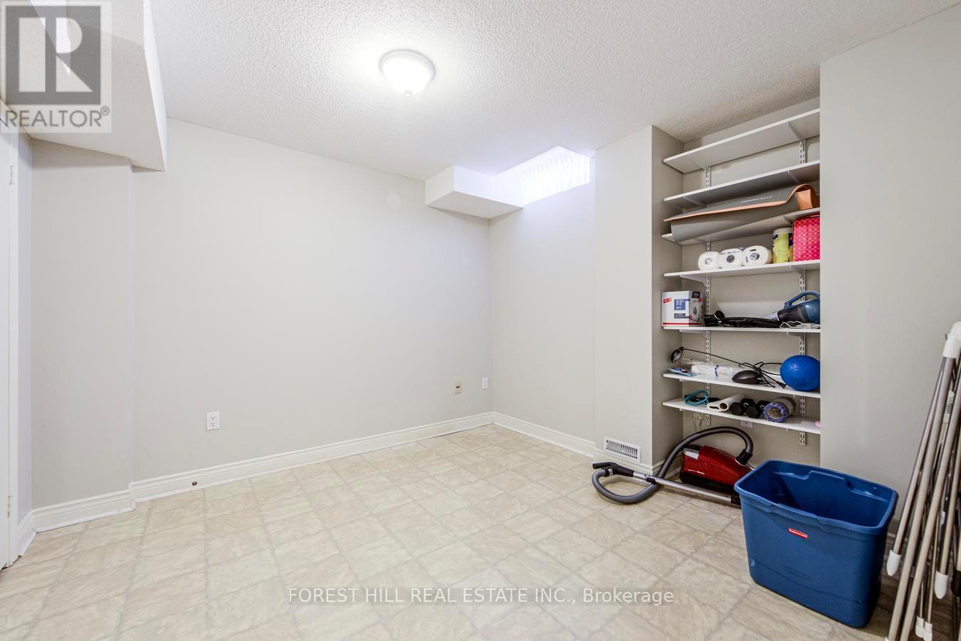 38 Thornbush Court, Richmond Hill, Ontario  L4S 1Z7 - Photo 43 - N12779140