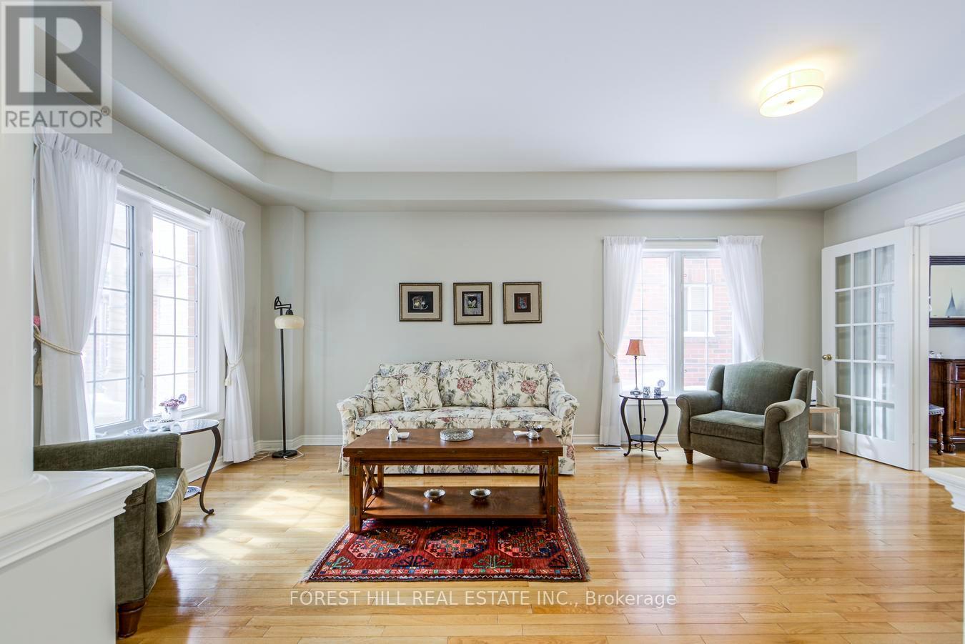 38 Thornbush Court, Richmond Hill, Ontario  L4S 1Z7 - Photo 5 - N12779140