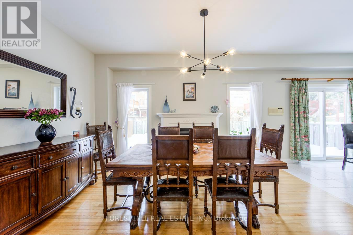 38 Thornbush Court, Richmond Hill, Ontario  L4S 1Z7 - Photo 9 - N12779140