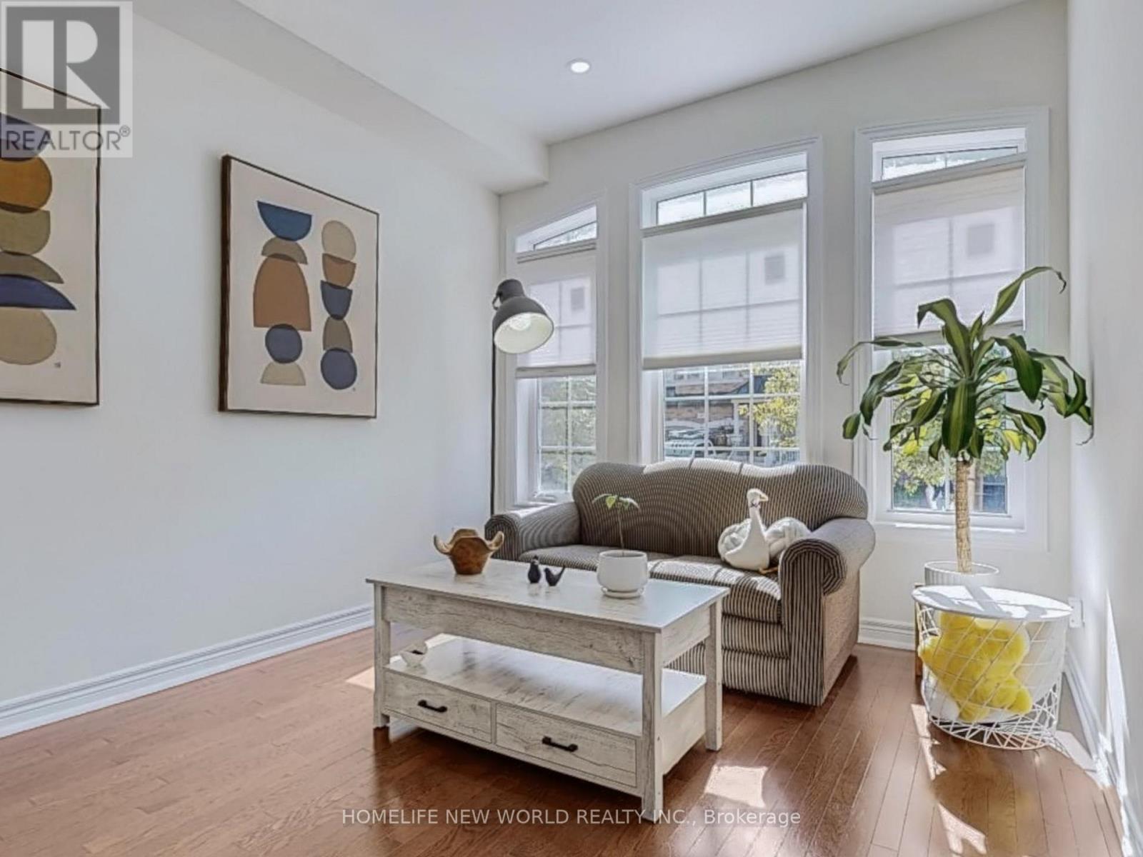 64 Henry Bauer Avenue, Markham, Ontario  L6C 0T1 - Photo 7 - N12779148