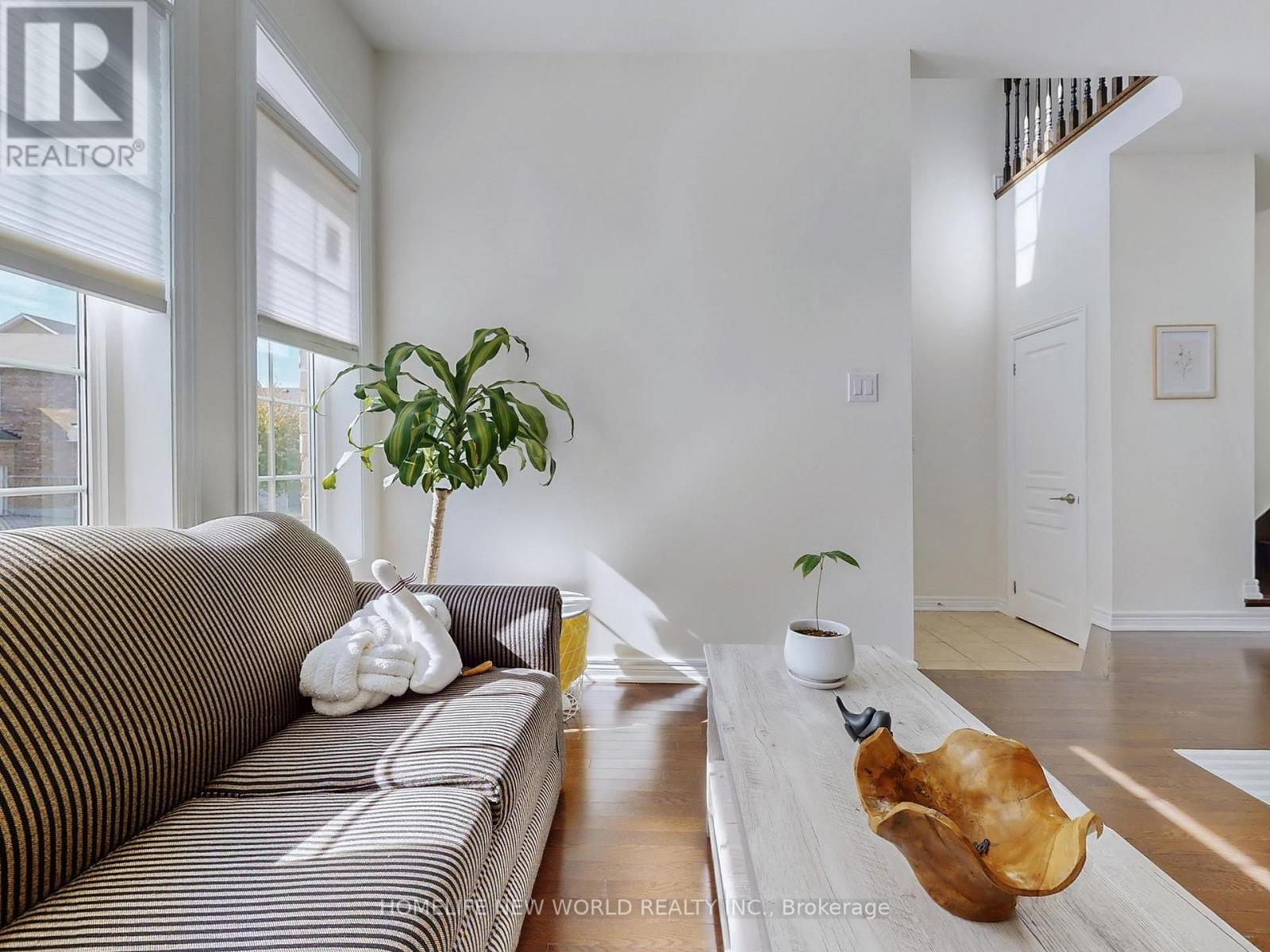 64 Henry Bauer Avenue, Markham, Ontario  L6C 0T1 - Photo 8 - N12779148