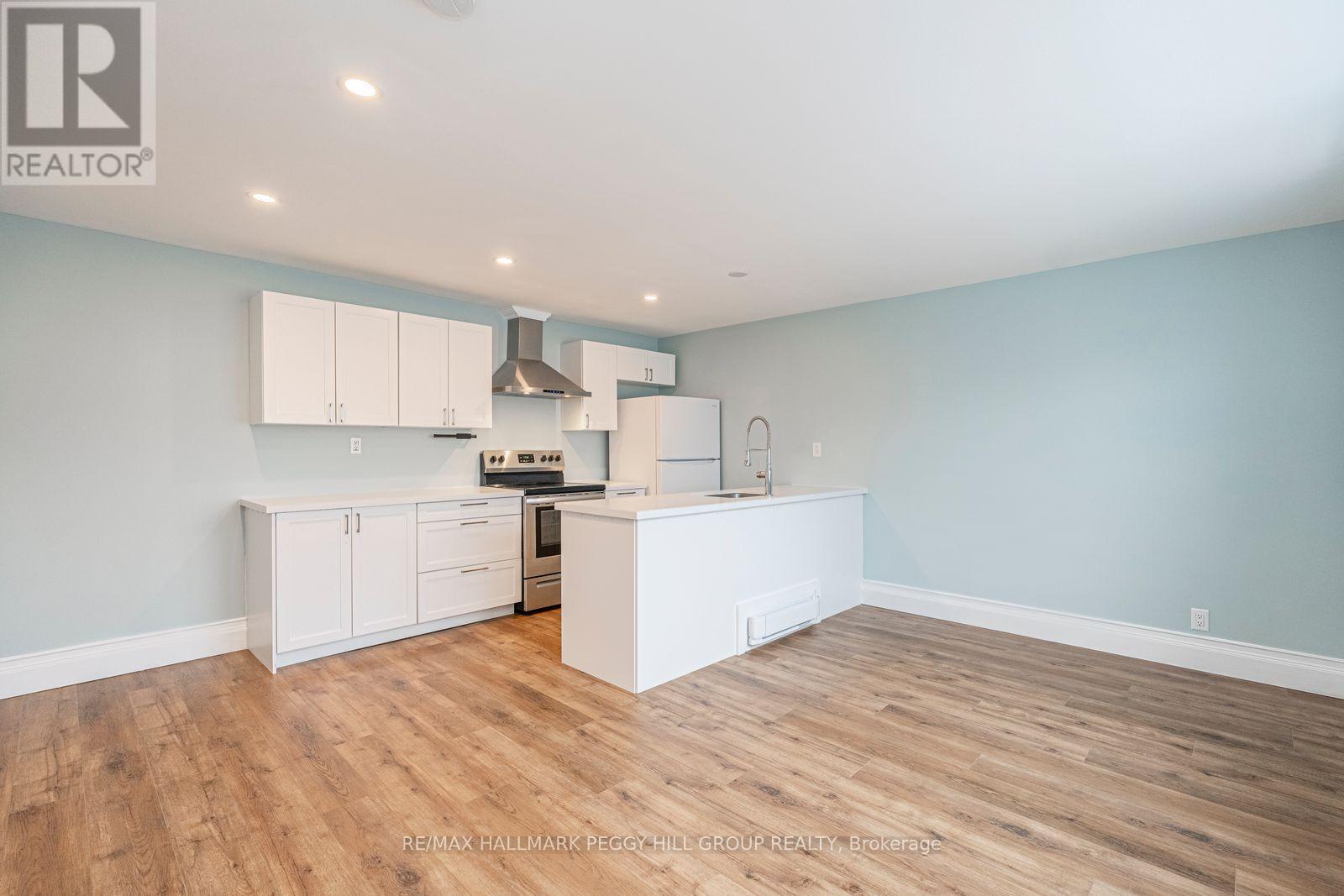 28 Matchedash Street N, Orillia, Ontario  L3V 4T5 - Photo 3 - S12778976