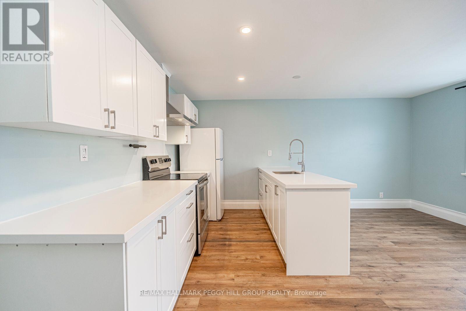 28 Matchedash Street N, Orillia, Ontario  L3V 4T5 - Photo 4 - S12778976