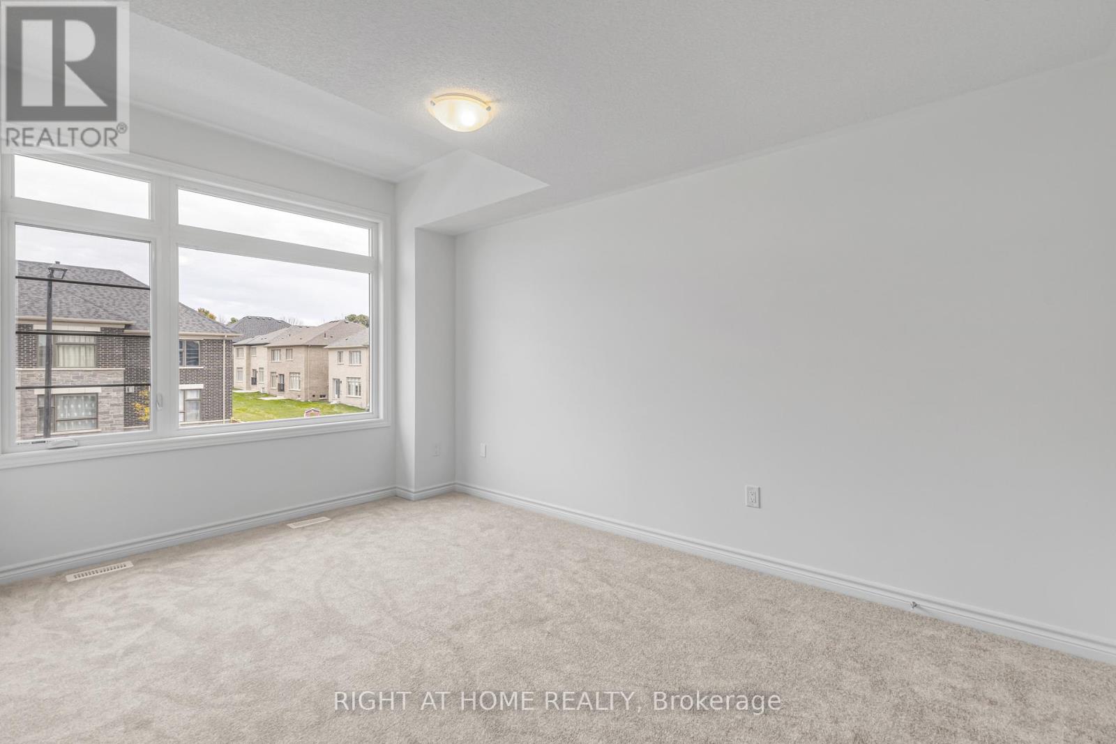 8 Daisy Street, Springwater (Midhurst), Ontario  L9X 2C5 - Photo 20 - S12779090