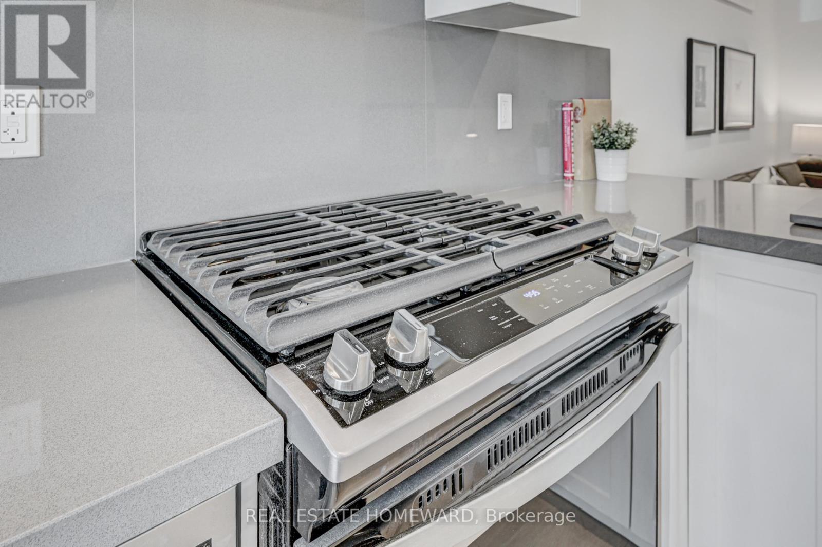 A - 40 Dewhurst Boulevard, Toronto, Ontario  M4J 3H9 - Photo 9 - E12778614