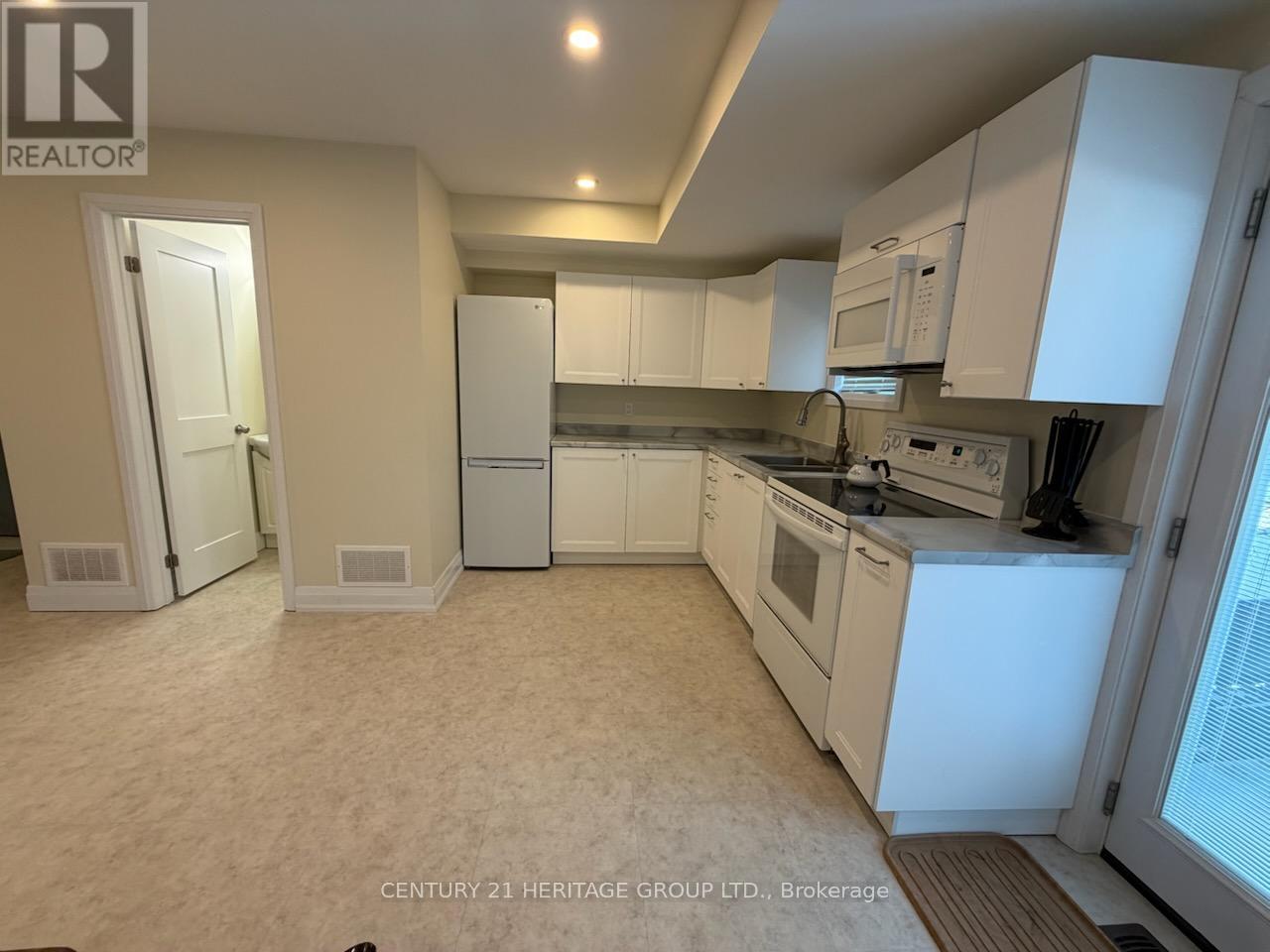 2286b Somers Boulevard, Innisfil, Ontario  L9S 2E6 - Photo 2 - N12777642