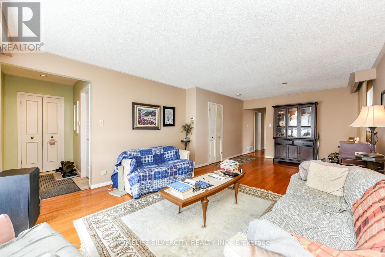 7424 Netherwood Road, Mississauga, Ontario  L4T 2N6 - Photo 17 - W12768654