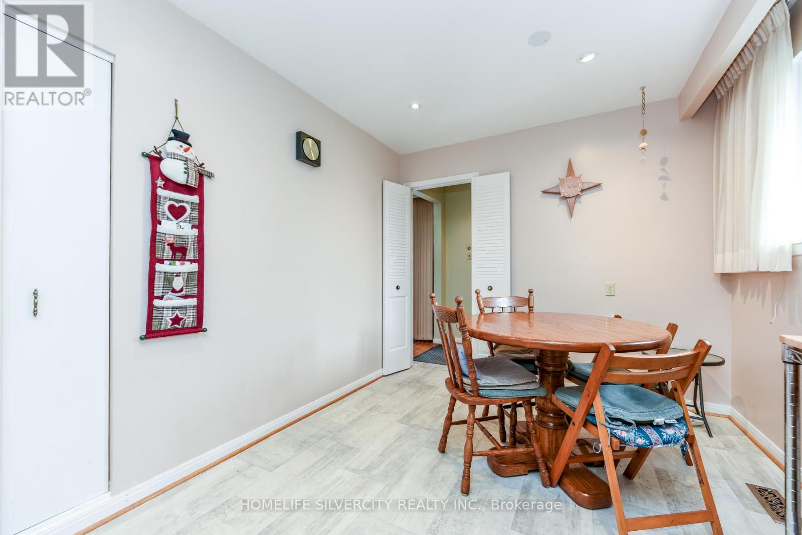 7424 Netherwood Road, Mississauga, Ontario  L4T 2N6 - Photo 25 - W12768654