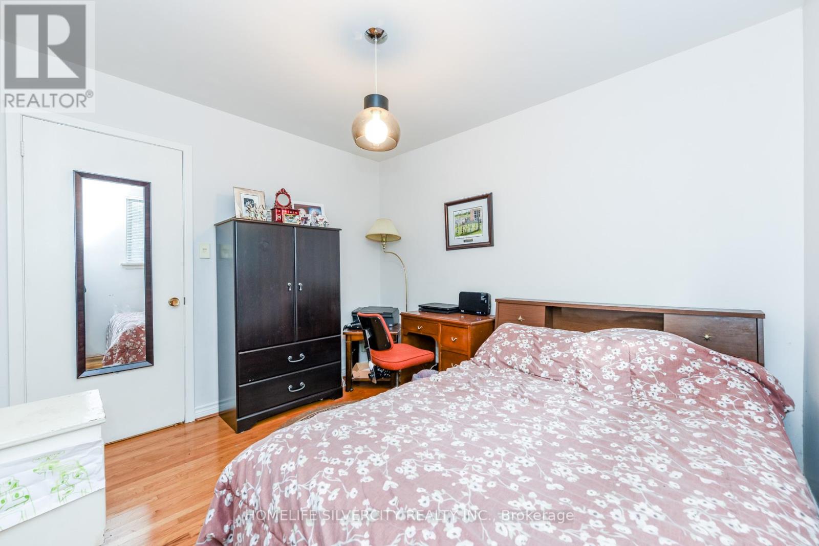 7424 Netherwood Road, Mississauga, Ontario  L4T 2N6 - Photo 27 - W12768654