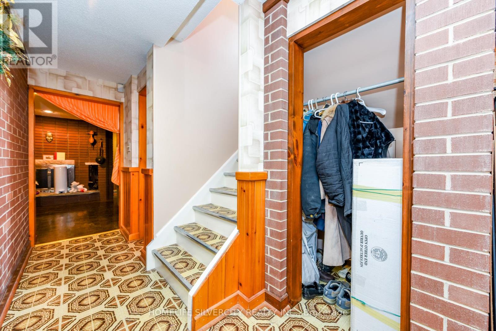 7424 Netherwood Road, Mississauga, Ontario  L4T 2N6 - Photo 37 - W12768654