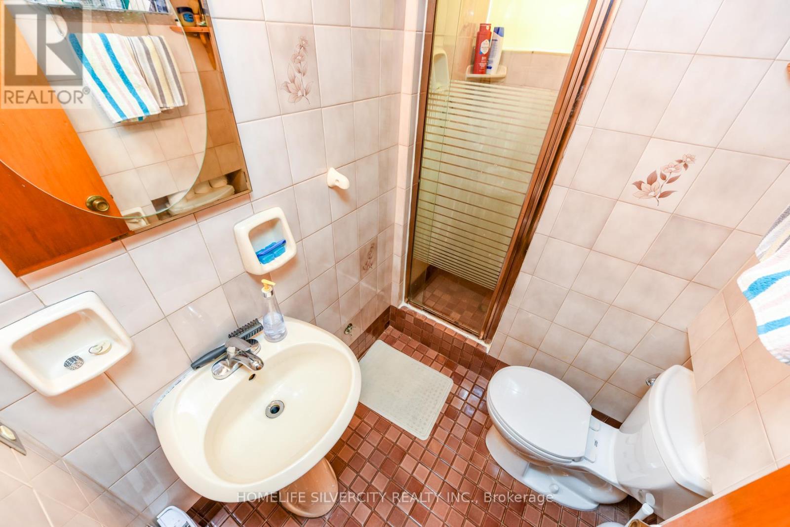 7424 Netherwood Road, Mississauga, Ontario  L4T 2N6 - Photo 34 - W12768654