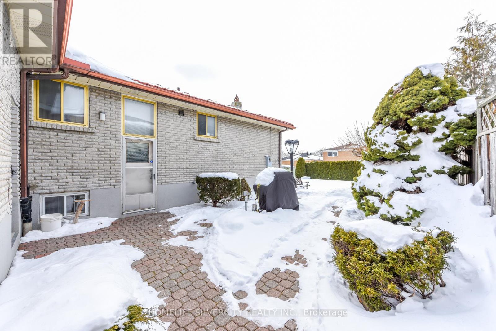 7424 Netherwood Road, Mississauga, Ontario  L4T 2N6 - Photo 46 - W12768654